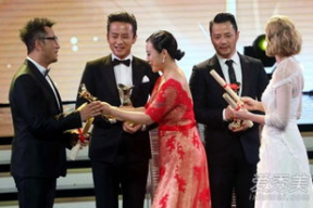 郝蕾给邓超颁奖的视频,深情致敬，见证影视佳话