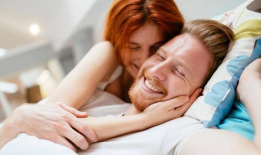 男女同床视频,情感交织的私密瞬间