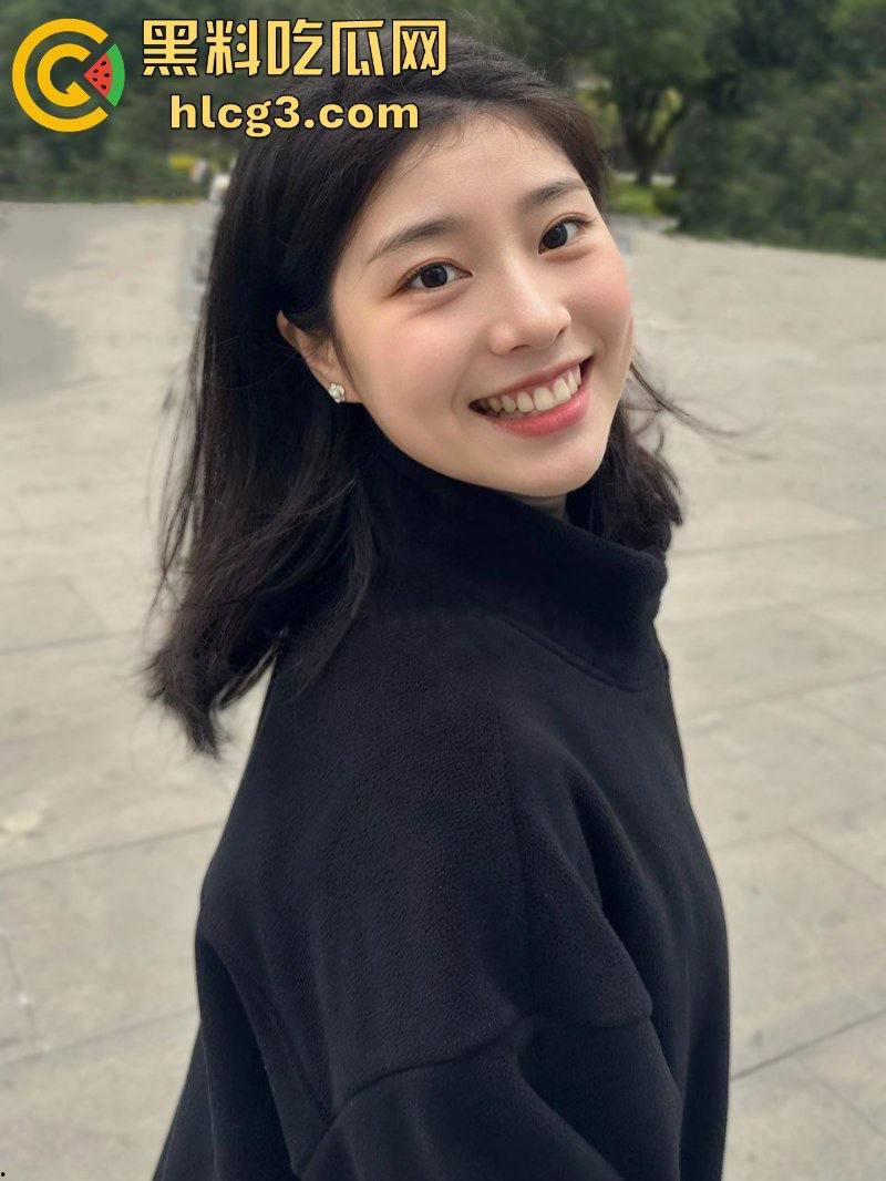 反差女友【秦嘉倪】连体黑丝露出白虎美鲍 被男友猛操淫叫不断！-5