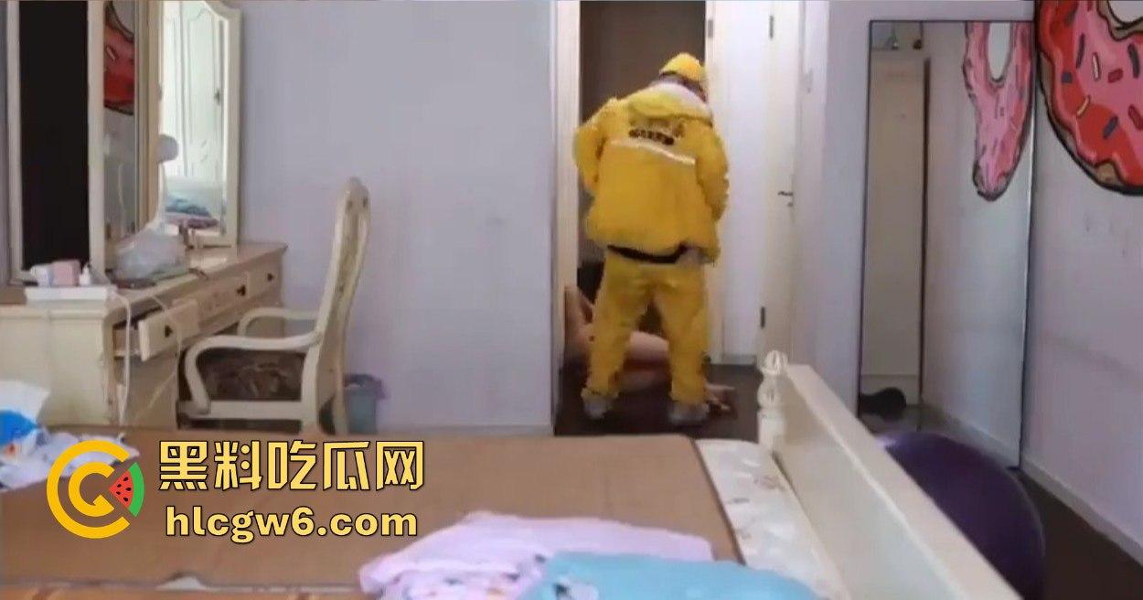 美团宣传片送炮小哥出新高度，剧情堪比三级片，男主日完逼拔屌无情跑得比外卖还快，裤子穿好全程不带犹豫！-2