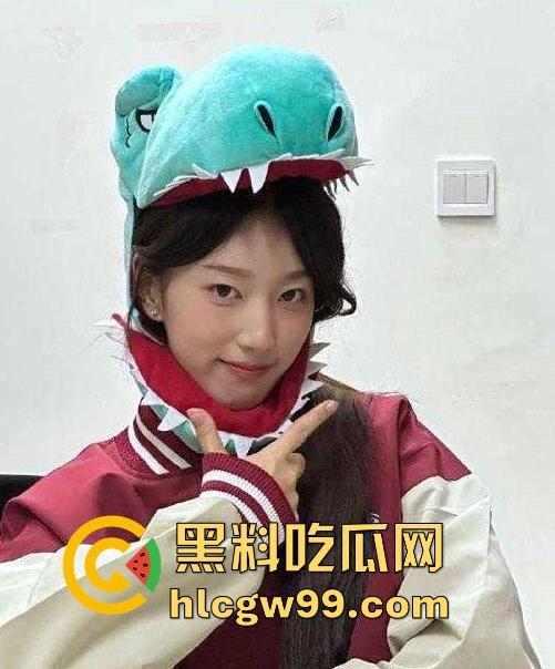 西安职业技术学院【苏妙玲】和男友的情趣生活分手后遭男友曝光！表面御姐私底下最爱穿情趣内衣被操，独家曝光！-2